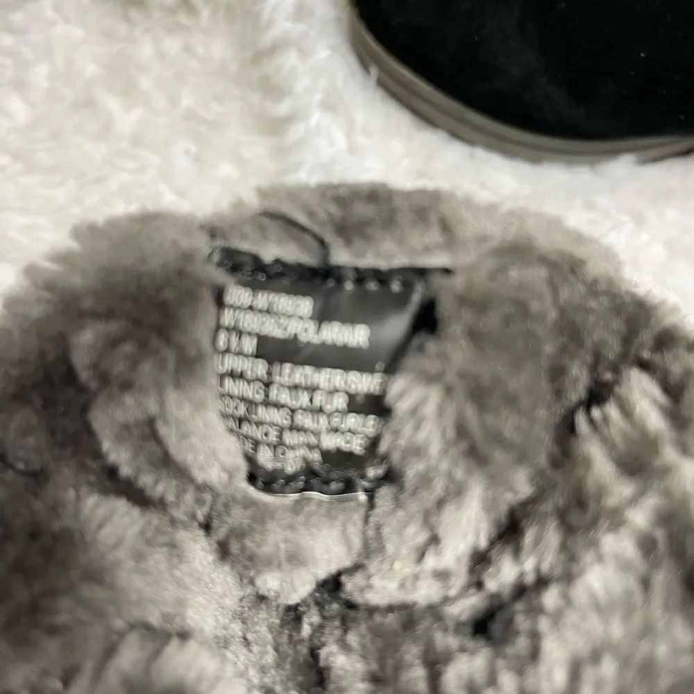 White Mountain black leather suede and gray knit boots faux fur lining size 8.5M - Picture 9 of 10